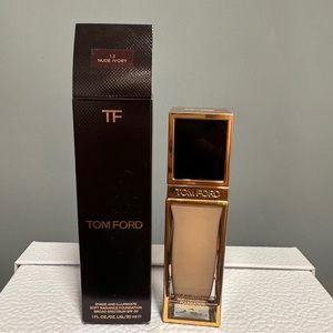 Tom Ford Shade And Illuminate Soft Radiance Foundation 1.3 Node Ivory